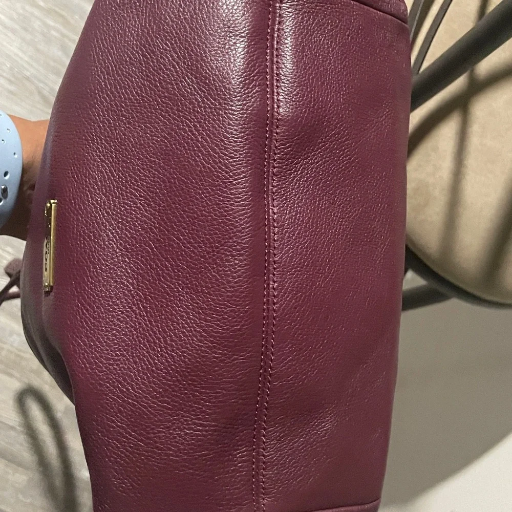 Coach Avery Burgundy Leather Bucket Bag - Picture 6 of 9